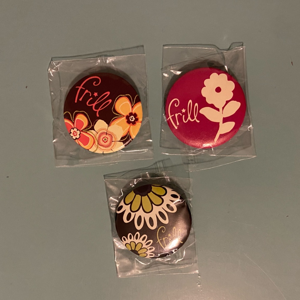 Vera Bradley Frill Buttons